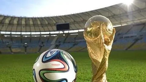 中美“乒乓外交”纪念：马龙刘诗雯正装混双竞技，央视体育精彩呈现